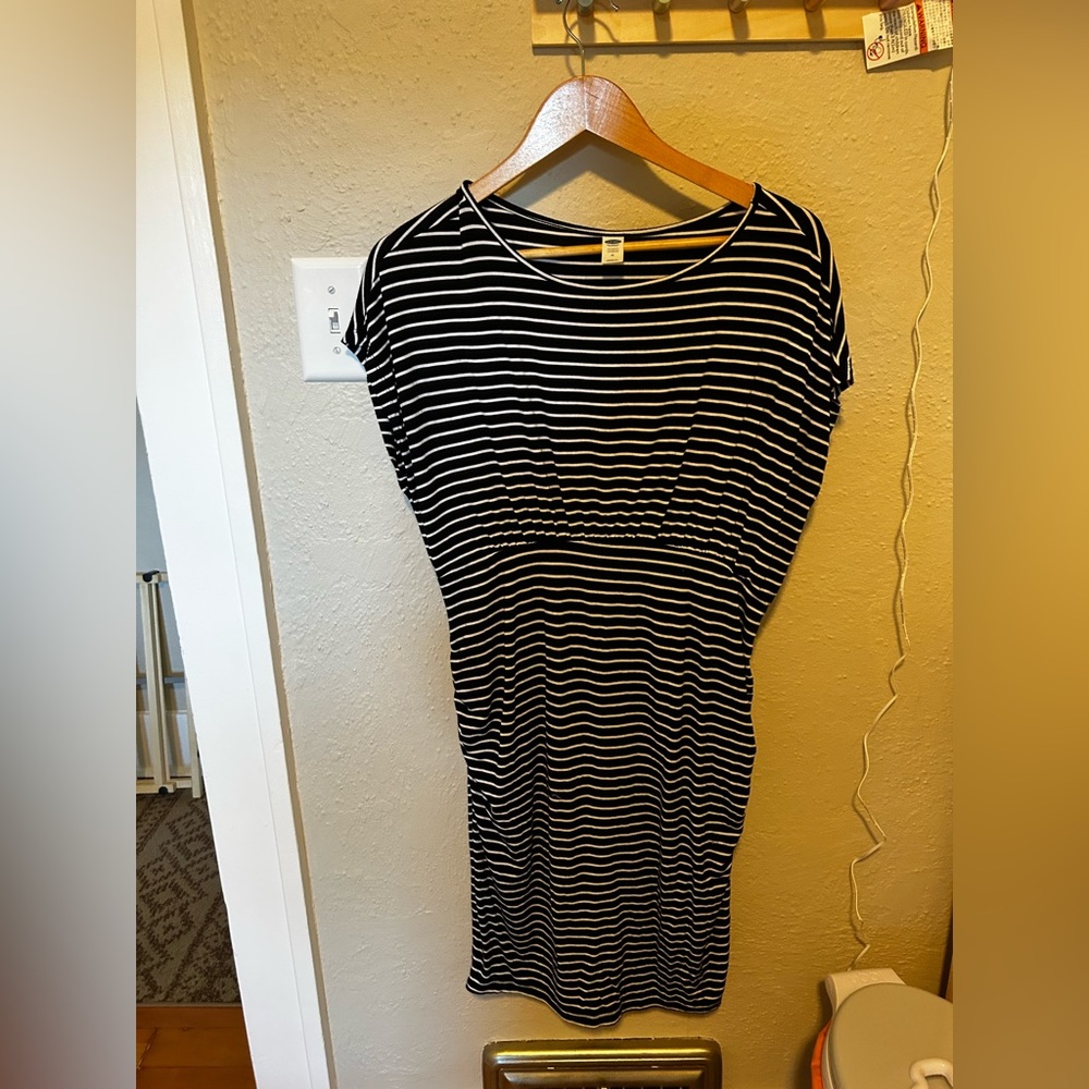 3/$30 Striped maternity dress